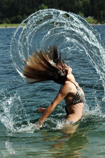 Playing with water by Janja P. Poznajelšek