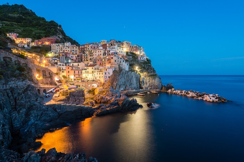 Manarola ponoči by Aljaz Vidmar