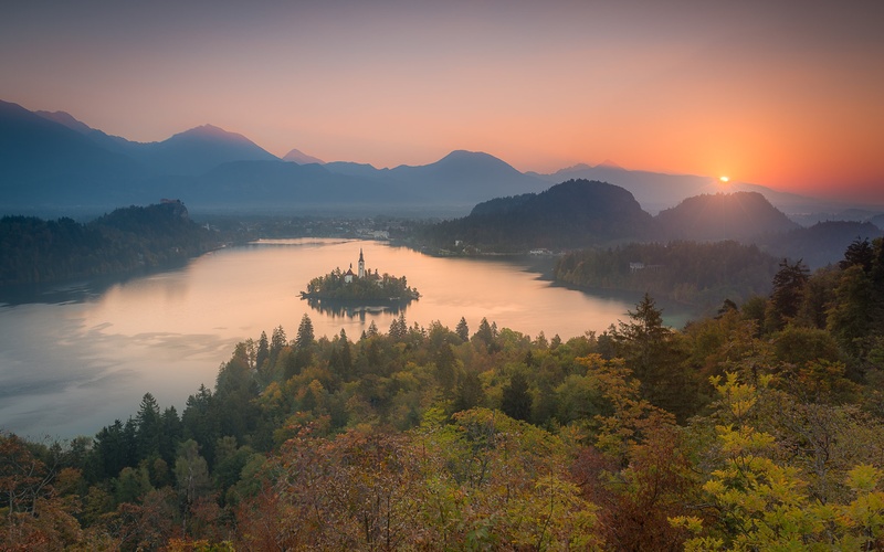 Jutro na Bledu by Aljaz Vidmar