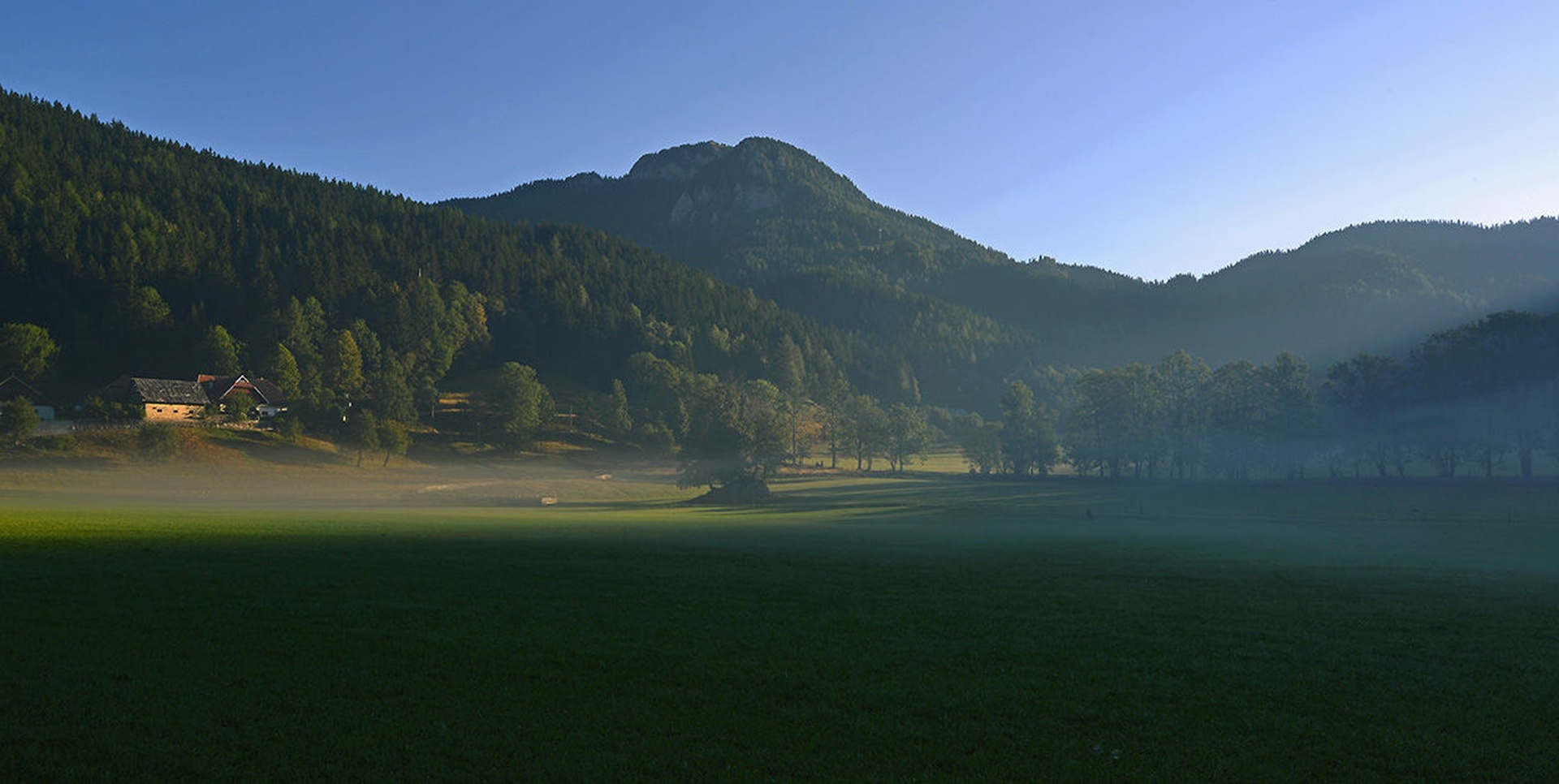 Zgodaj je by Miro Ažman