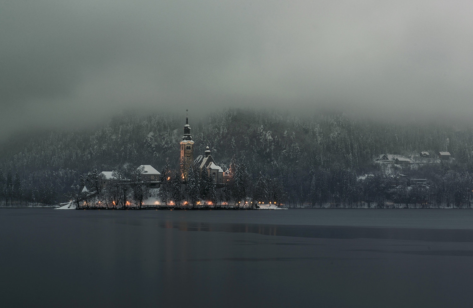 Ravno prav megle by Miro Ažman