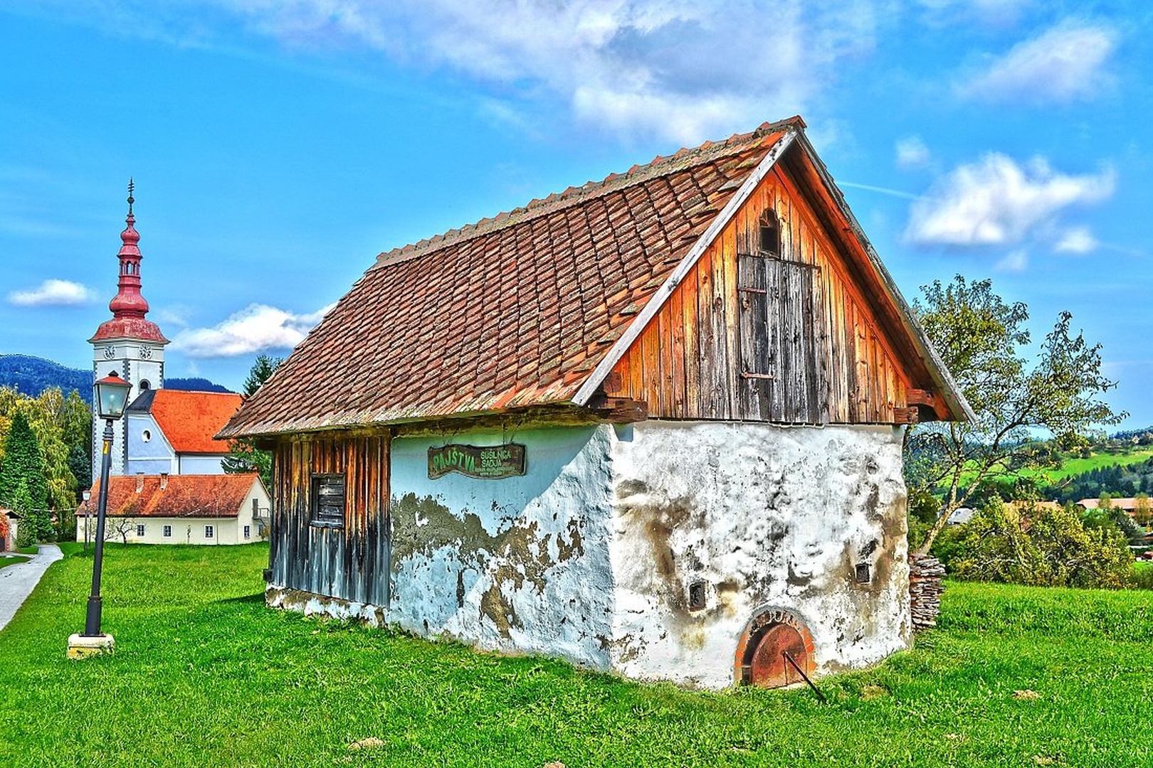 "pajštva" Sušilnica sadja by Peter Potočan