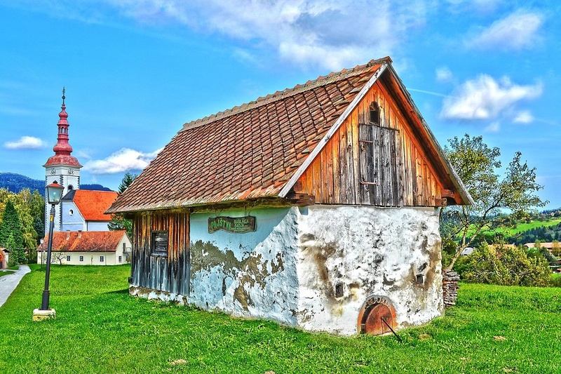 "pajštva" Sušilnica sadja by Peter Potočan