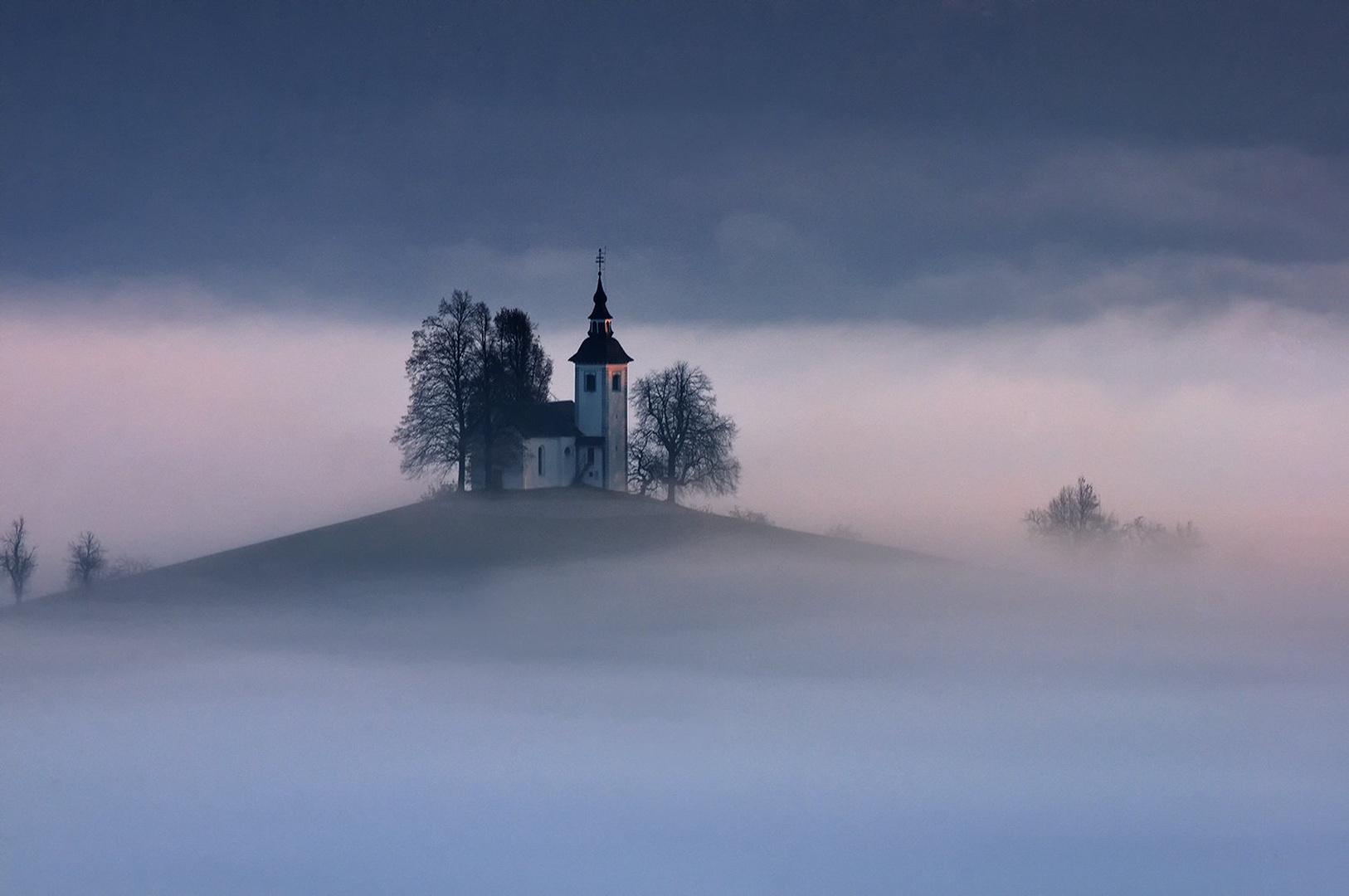 Čarobno jutro na Sv. Tomažu by Simon Krejan