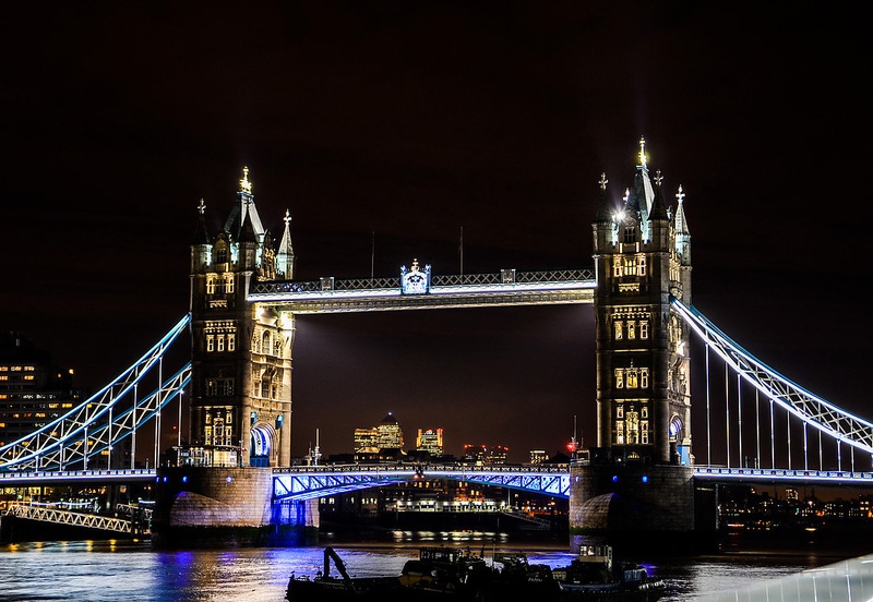 Tower bridge by Hluhek