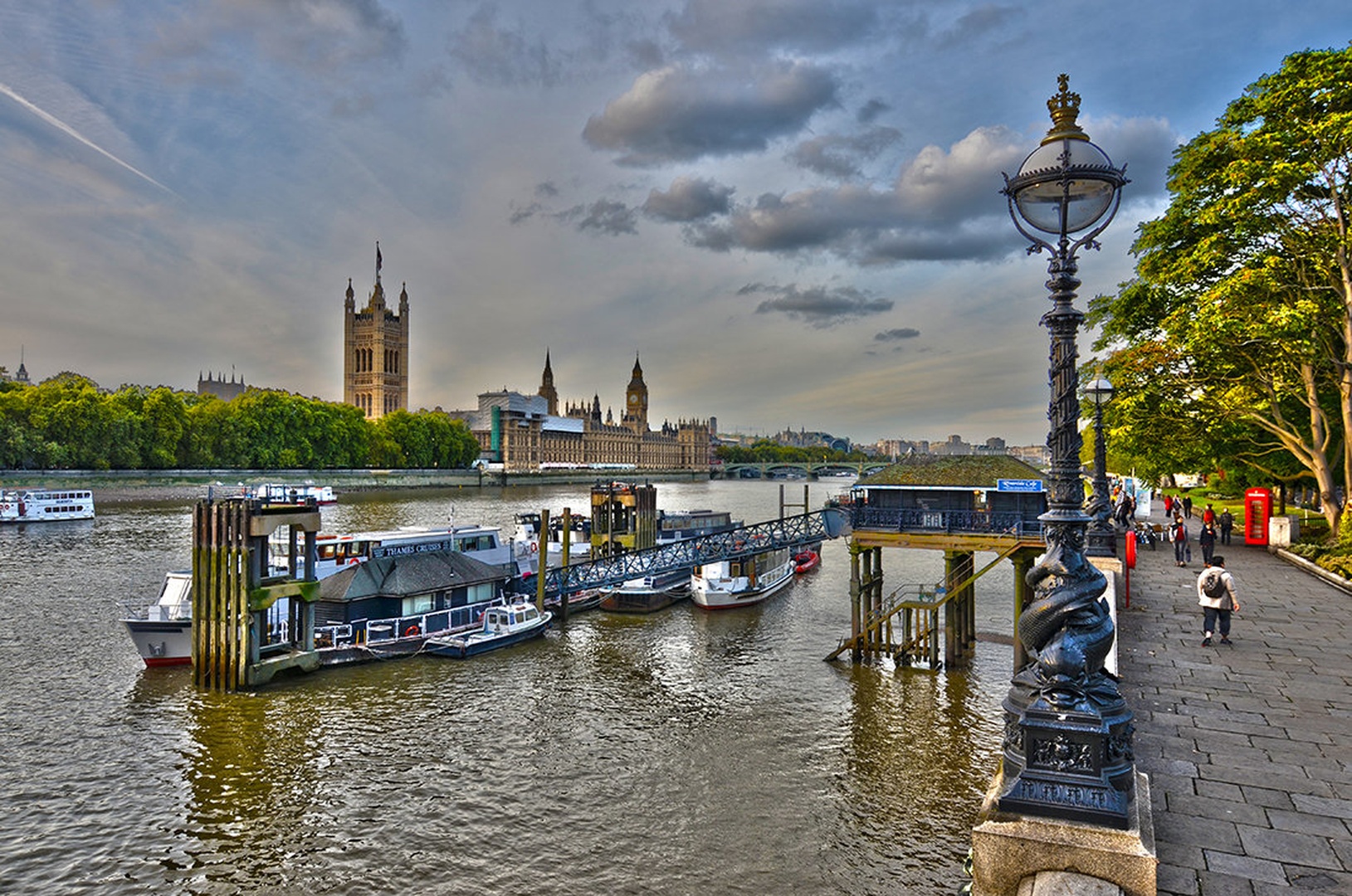 Lambeth Pier by Igor Jerman