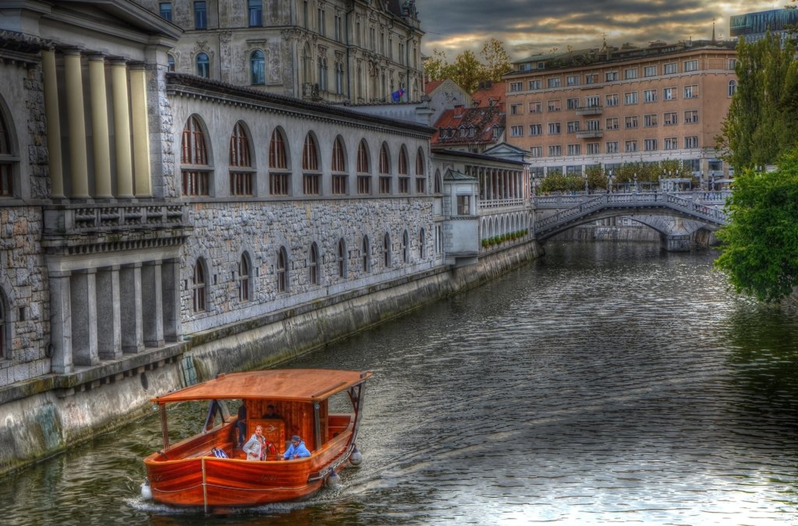 V Ljubljani čez Ljubljanico.... ♫ by Anteja