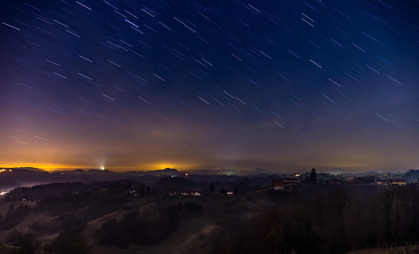 Nebo nad haloškimi griči by Danijel Turnšek