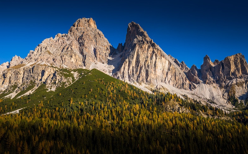 Pogled na Monte Cristallo (3221 m) by Danijel Turnšek
