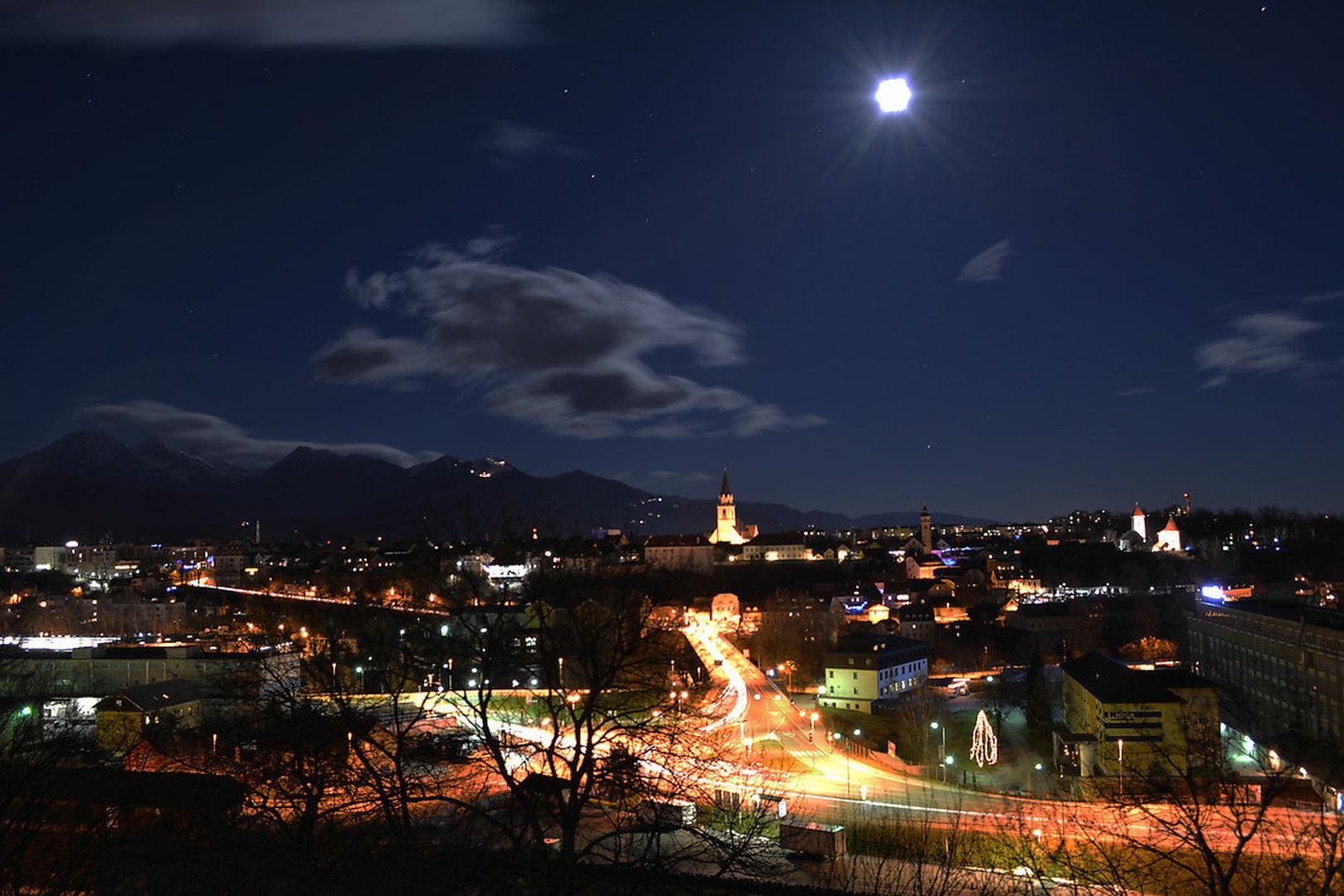 Kranj ponoči by Kevin Lozar