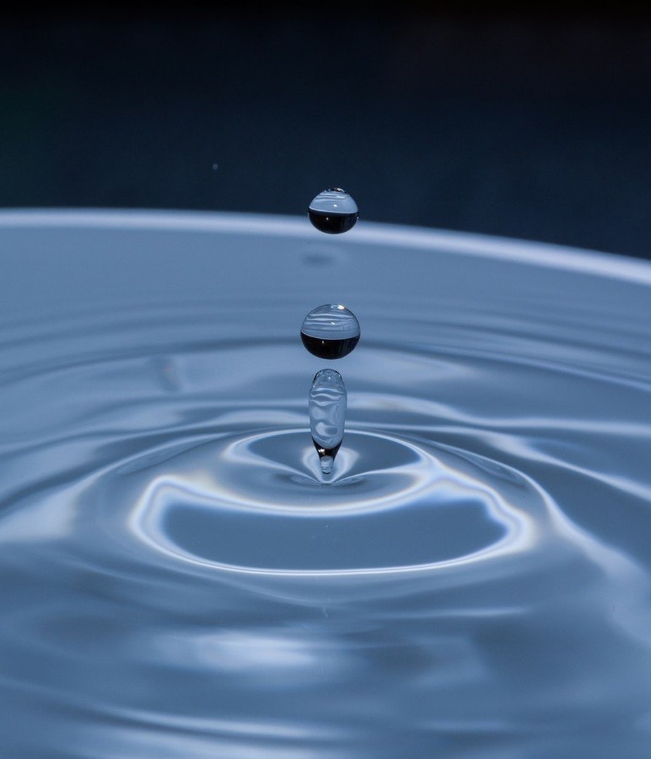 Water drop by Kevin Lozar