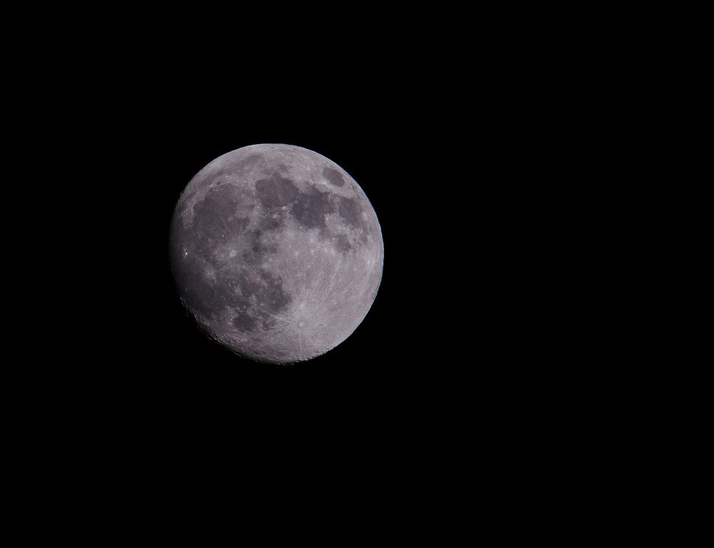 Luna by Kevin Lozar