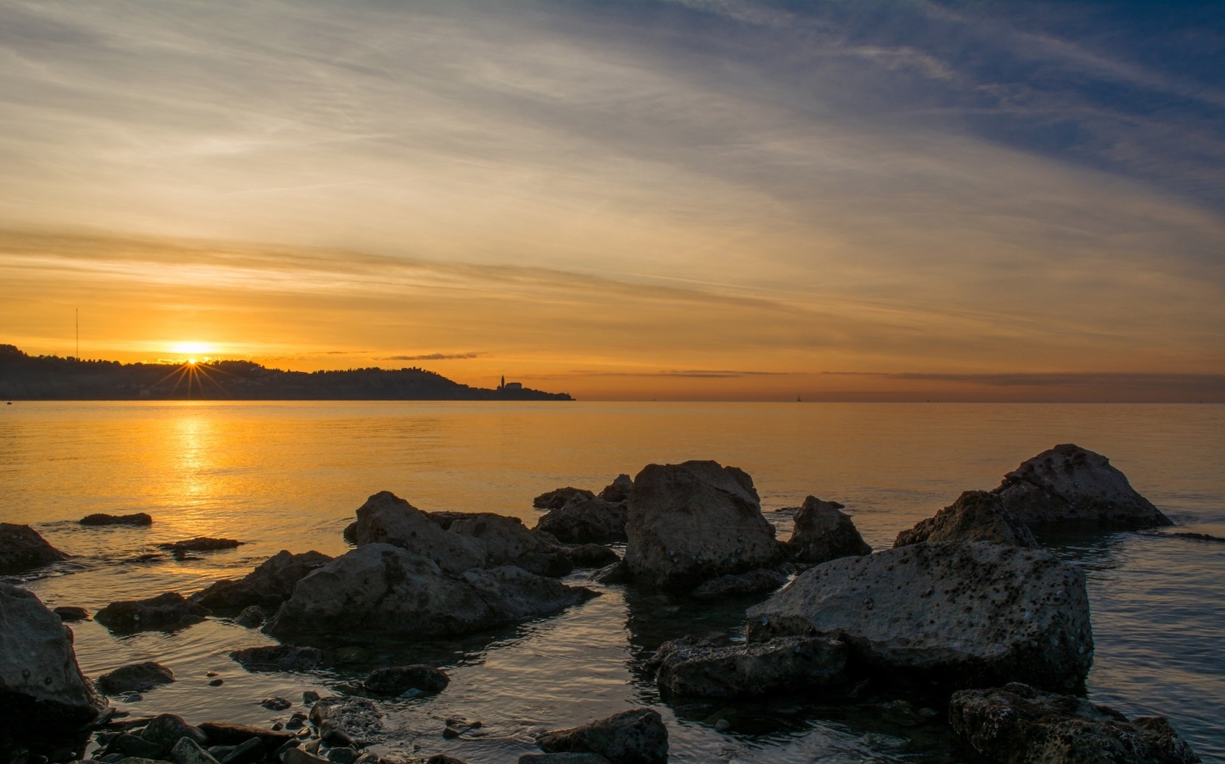 Pogled na piran by Kevin Lozar