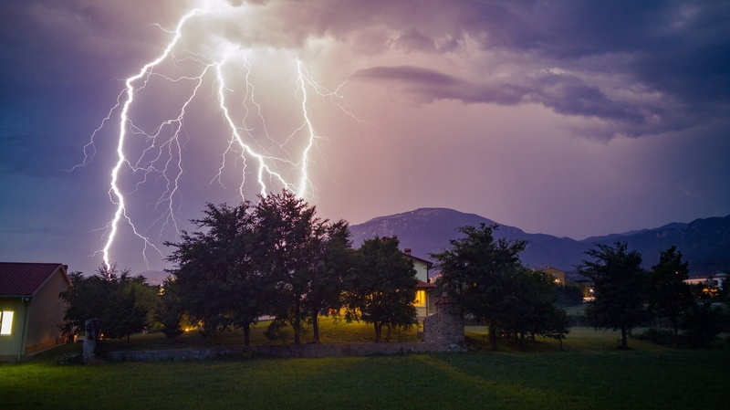 lightning by Kevin Lozar