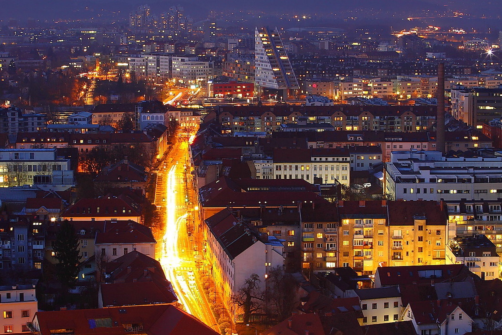 večerna ljubljana by sebastjan čebular