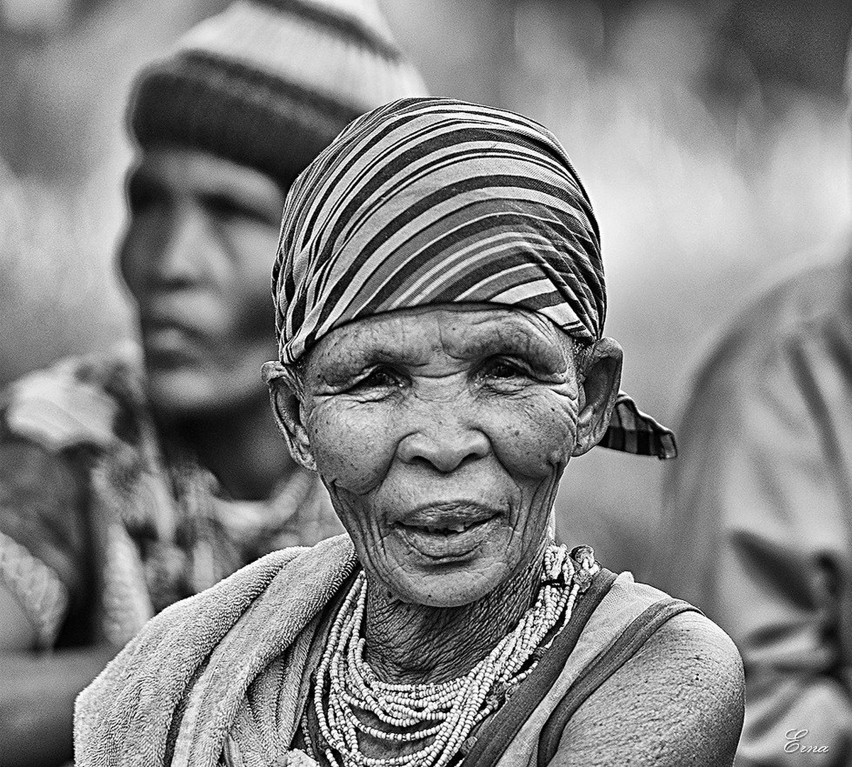 Bushwomen by juvena