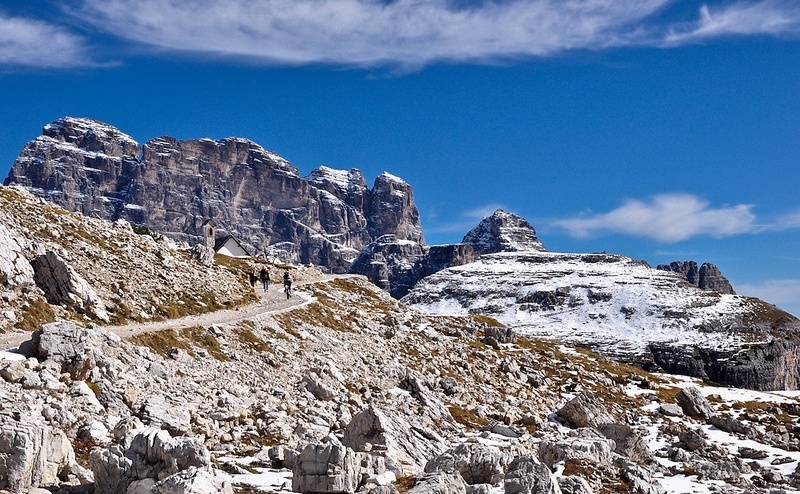 Kolesarjenje v Dolomitih by senka