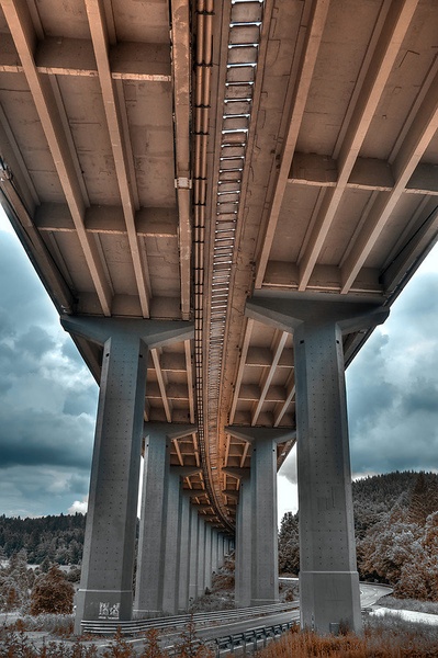 Viadukt od spodaj by azazelo1