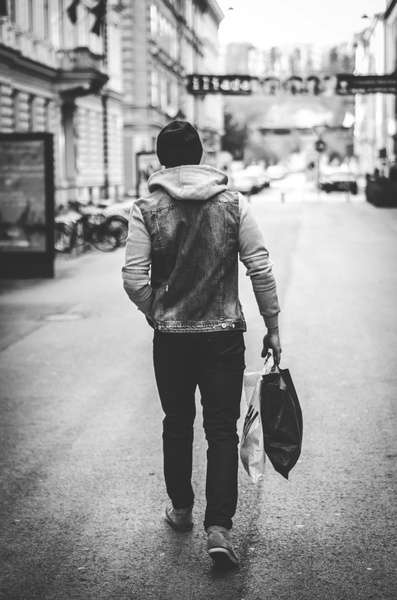 Walking away by Jasmin Porčič