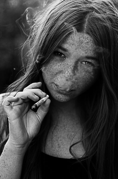 Smoking by Jasmin Porčič