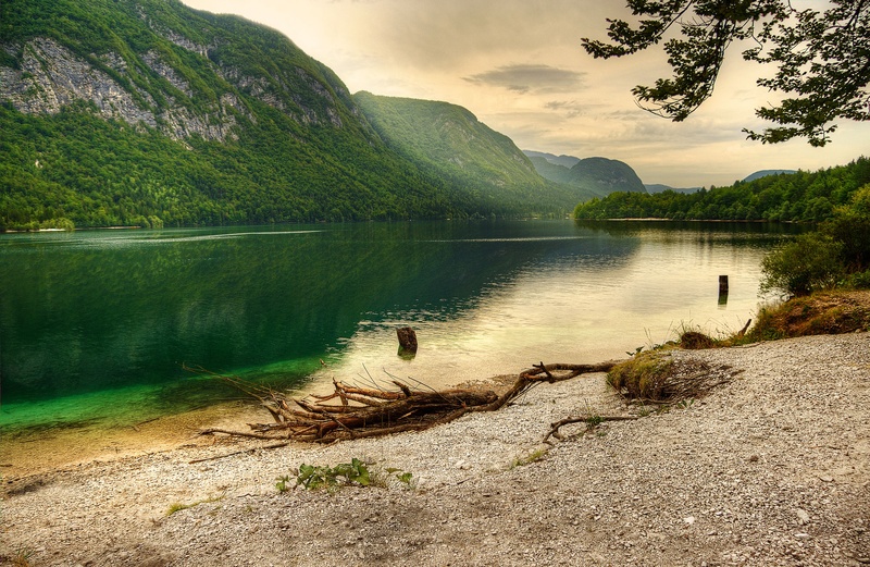 Bohinjsko jezero by Jure Murovec