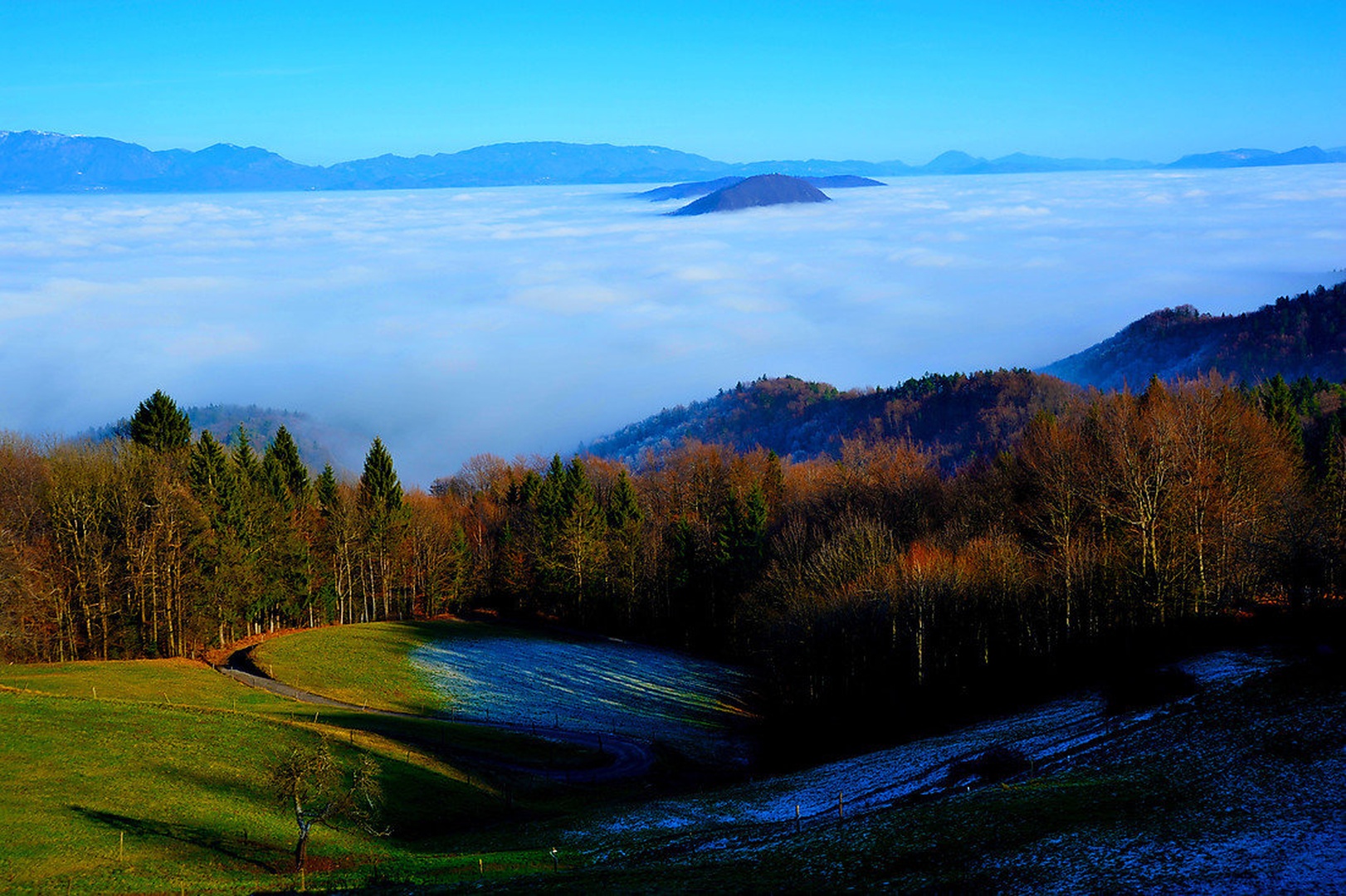 morje smoga nad Ljubljano by jadran tomsic