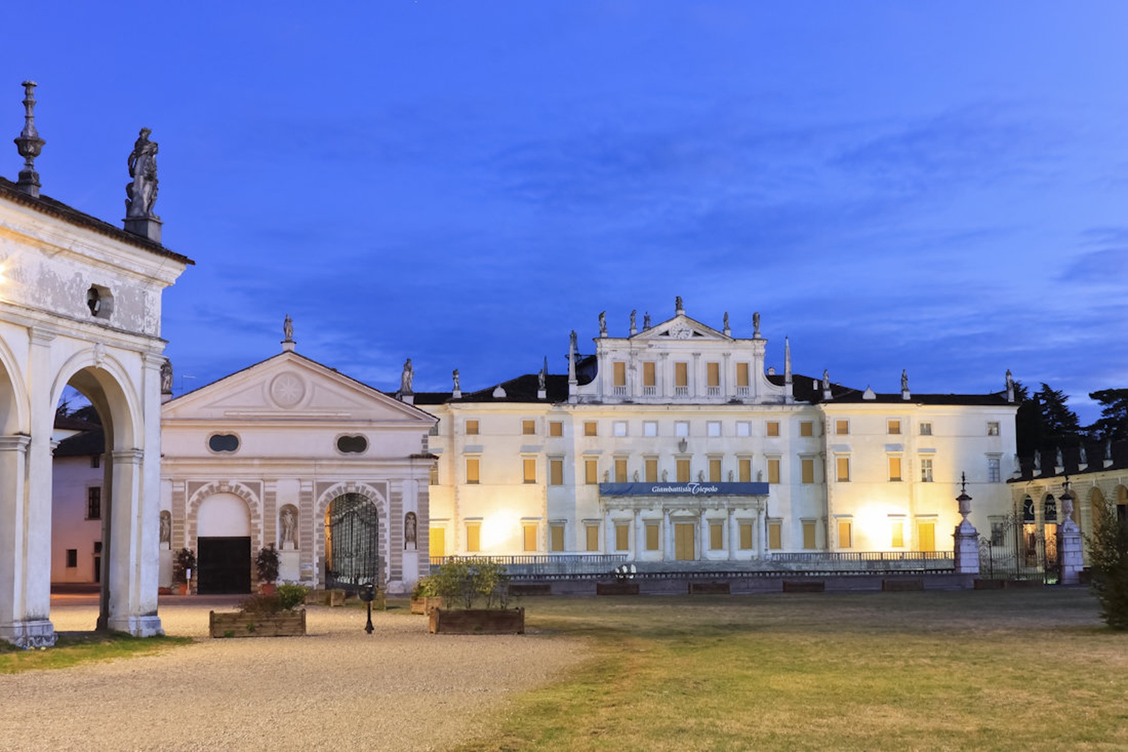 Villa by Leon