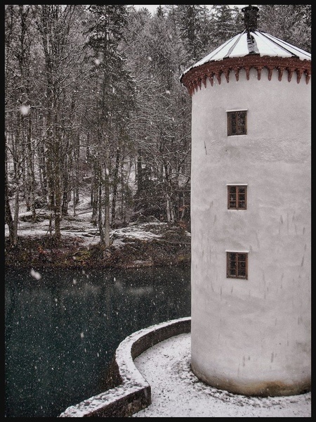 Stolp in sneg by Hojnik Photography