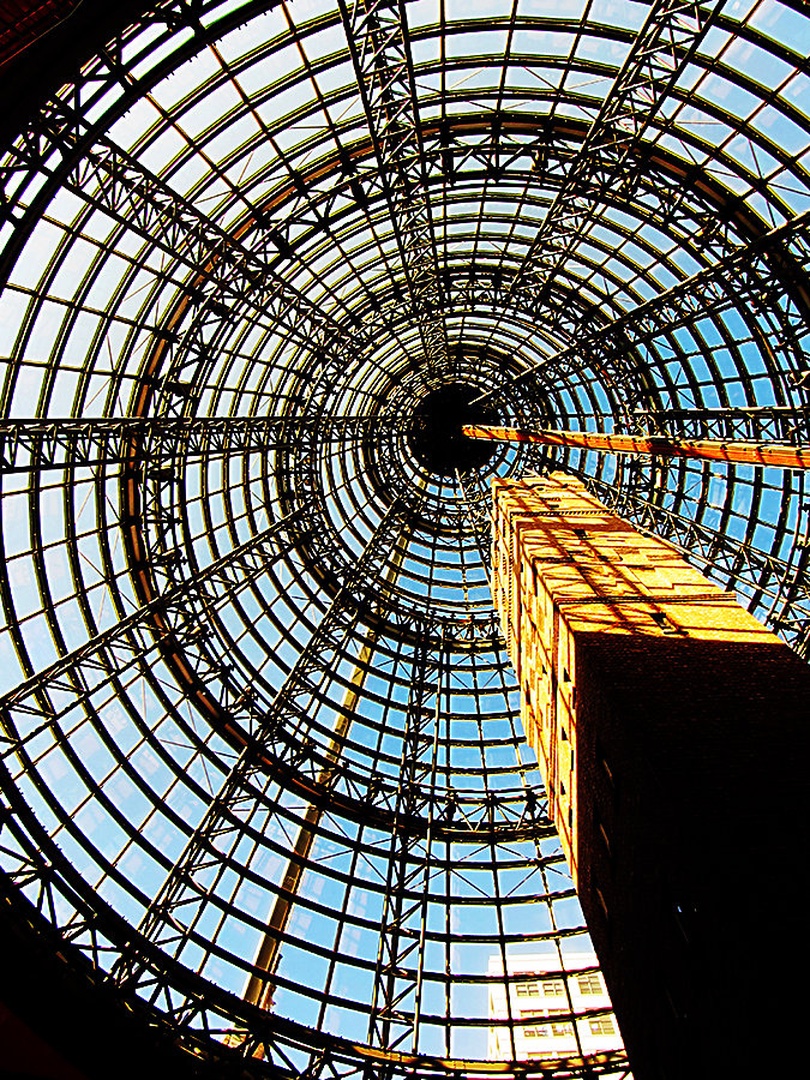 Melbourne Station by Rok