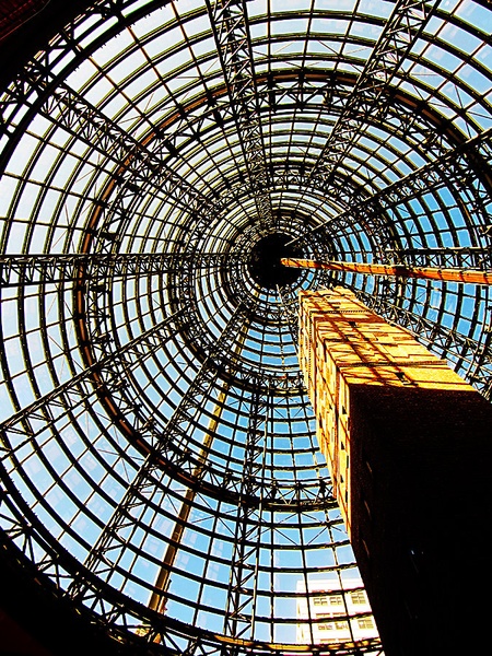 Melbourne Station by Rok