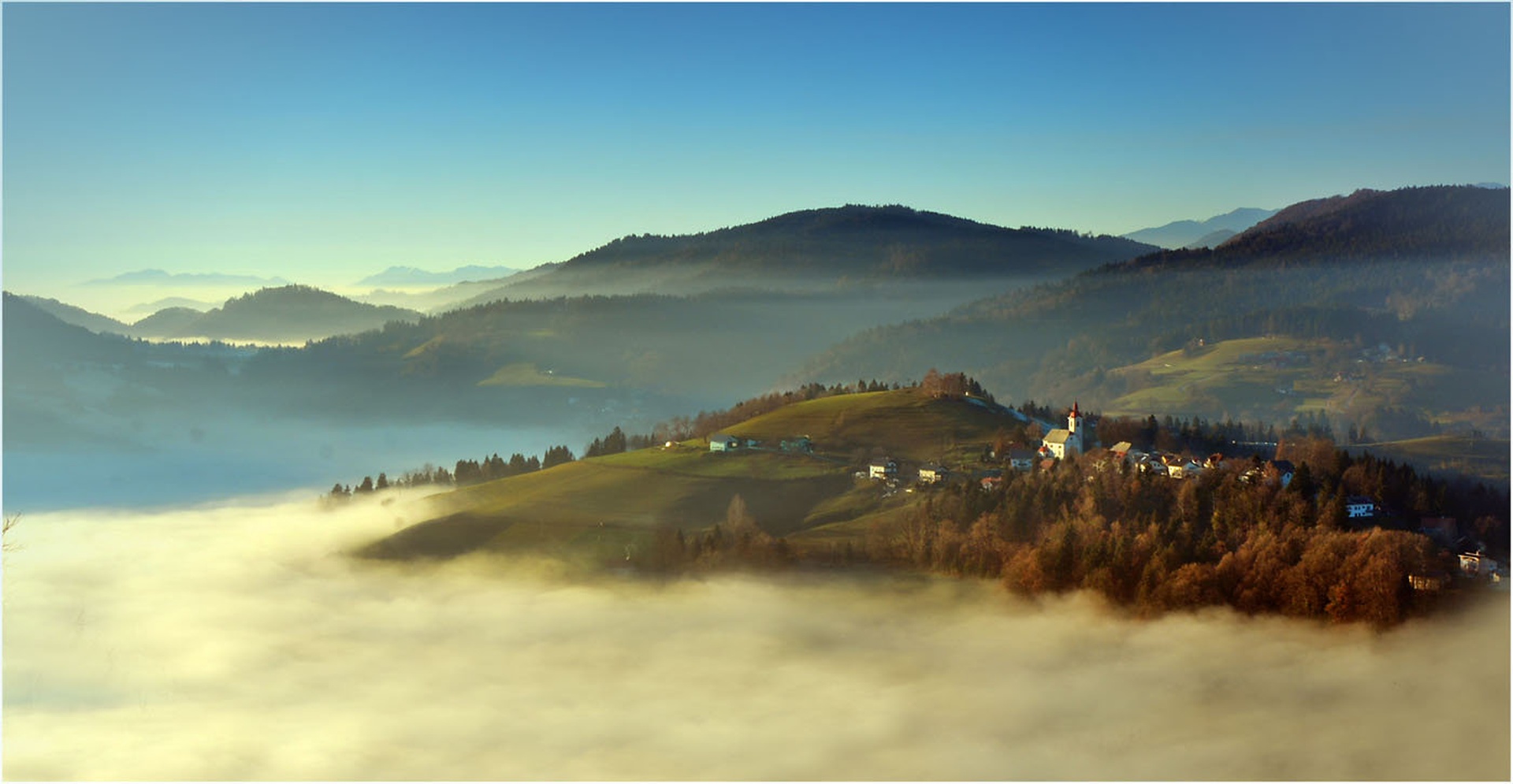 Nad meglo.... by Grega Gobovc