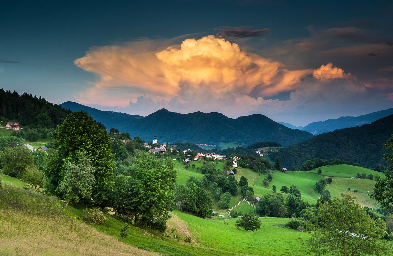 Nad vasjo .... by Grega Gobovc