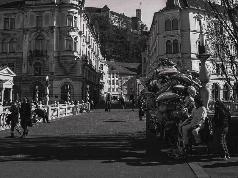 Prodajalec balonov... by Jani Matko