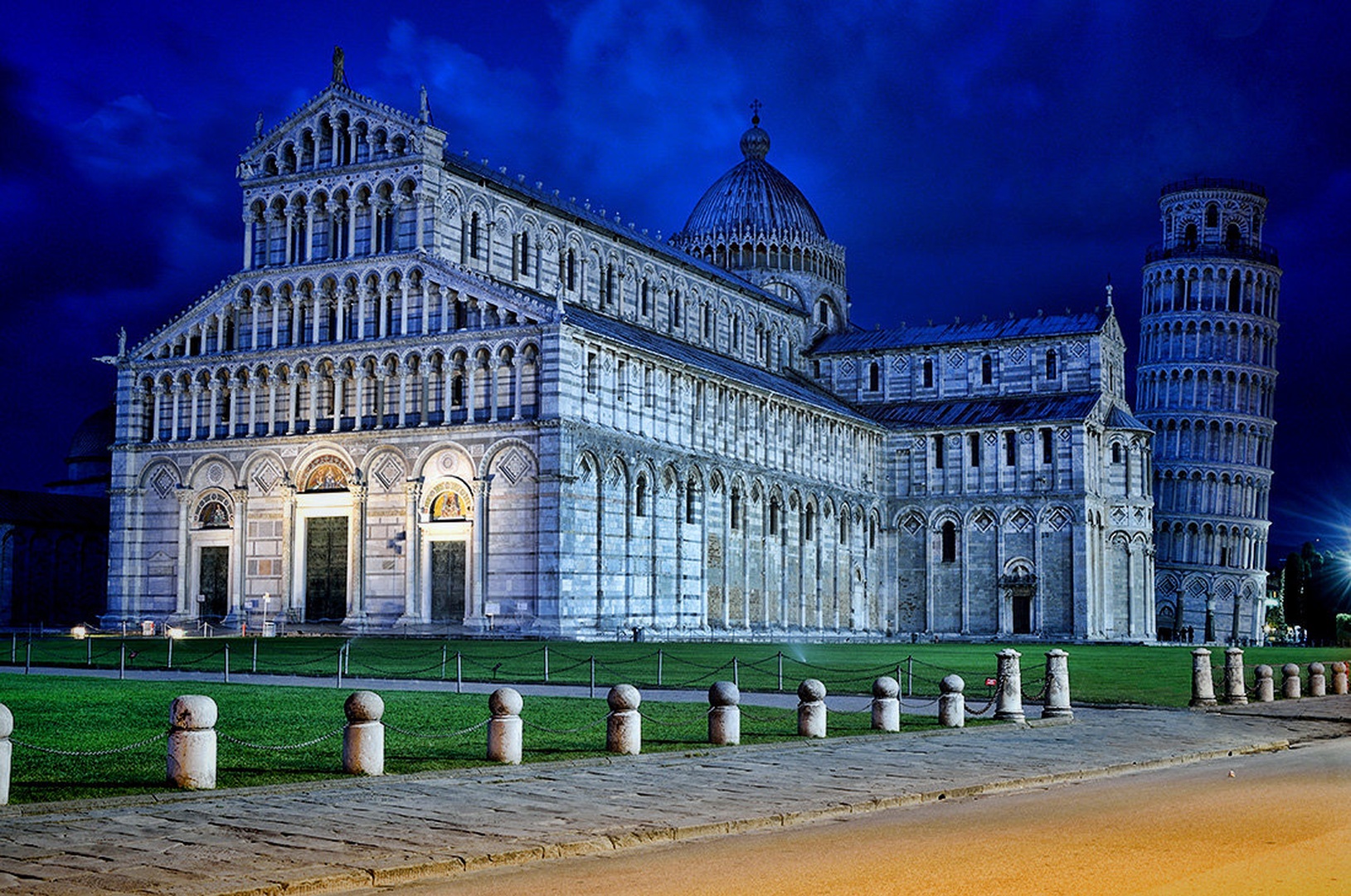 Piazza dei Miracoli by Matjaz Jerman