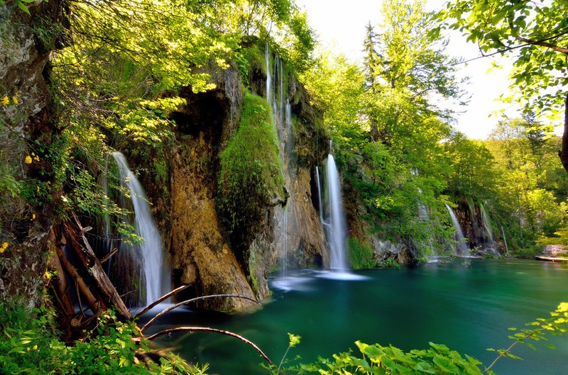 Waterfall by Marko Lipovec