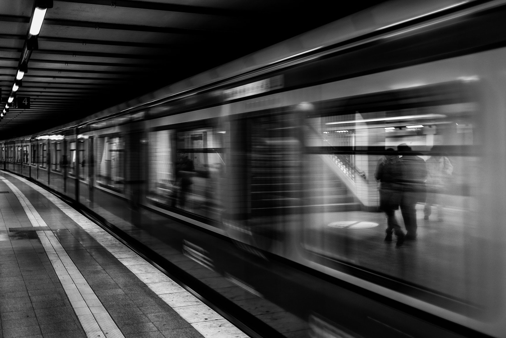 Wallpaper train by Sups