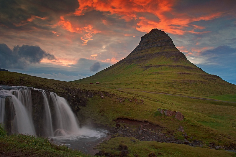 Gora Kirkjufell in slap Kirkjufellsfoss by tanja likeb