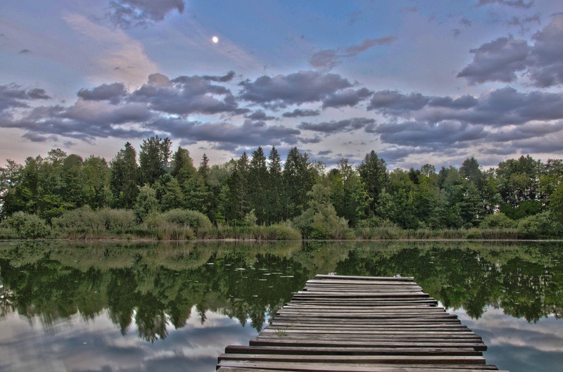 Tam leži jezero ... by Mark Jarc