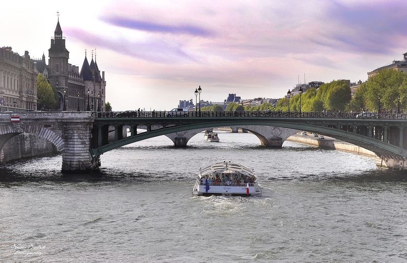 Pariz by Nives Brelih