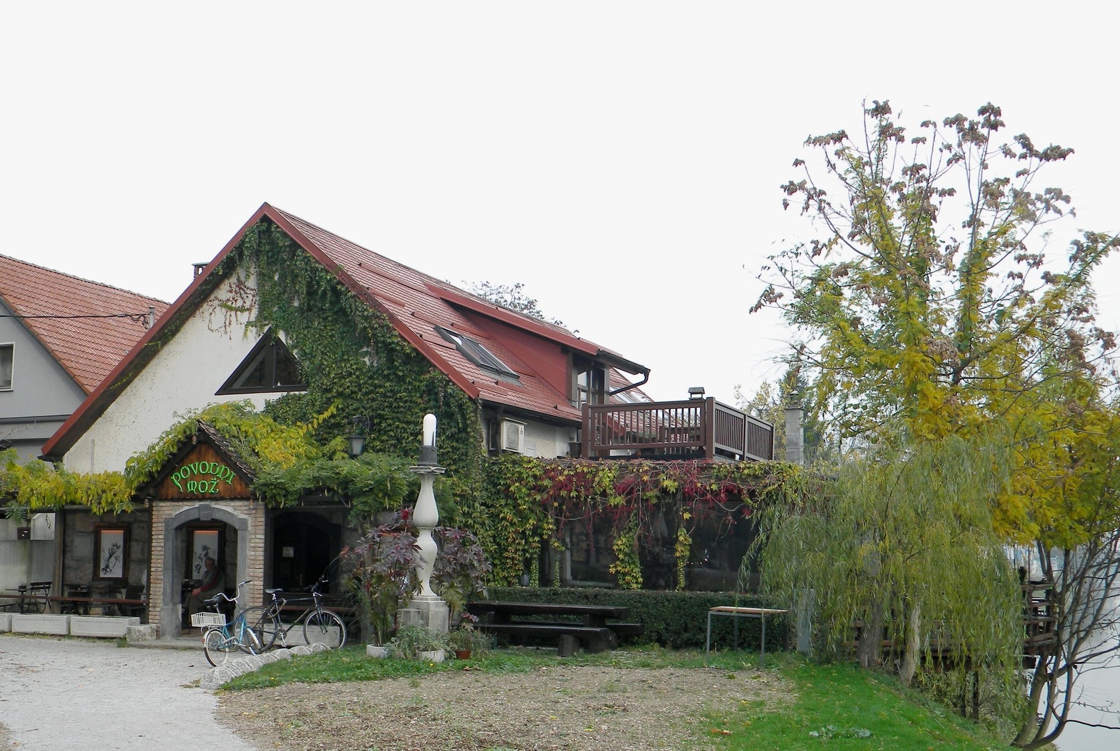 Podvodni mož ob Ljubljanici by Ivan Bukovšek