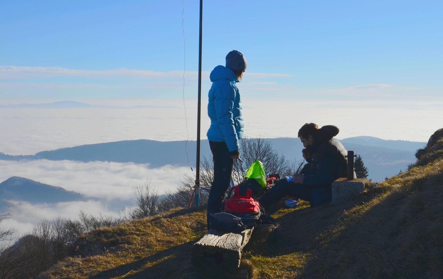 Radio amaterji na delu iz Kuma 1220m by Ivan Bukovšek