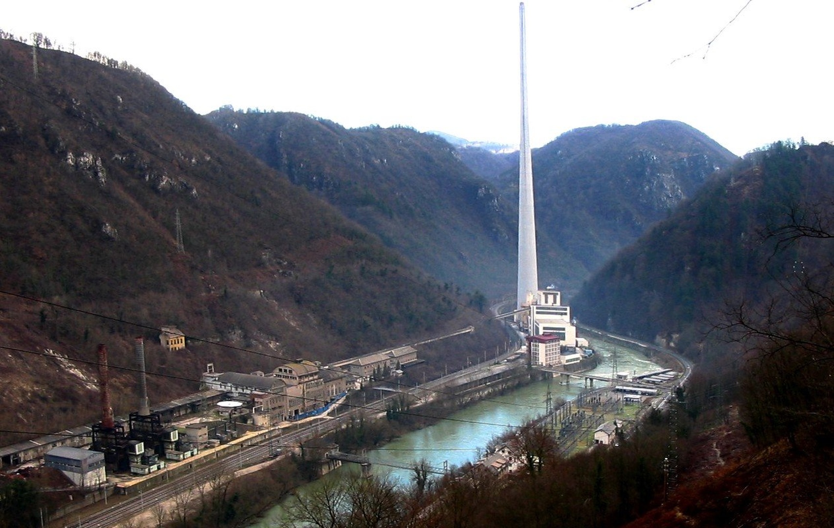 Najvišji dimnik v Evropi by Ivan Bukovšek