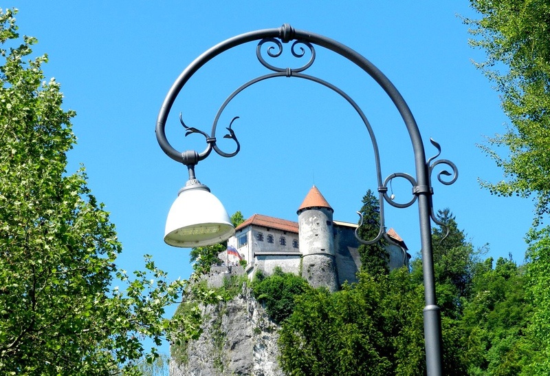 Pogled na Blejski grad by Ivan Bukovšek