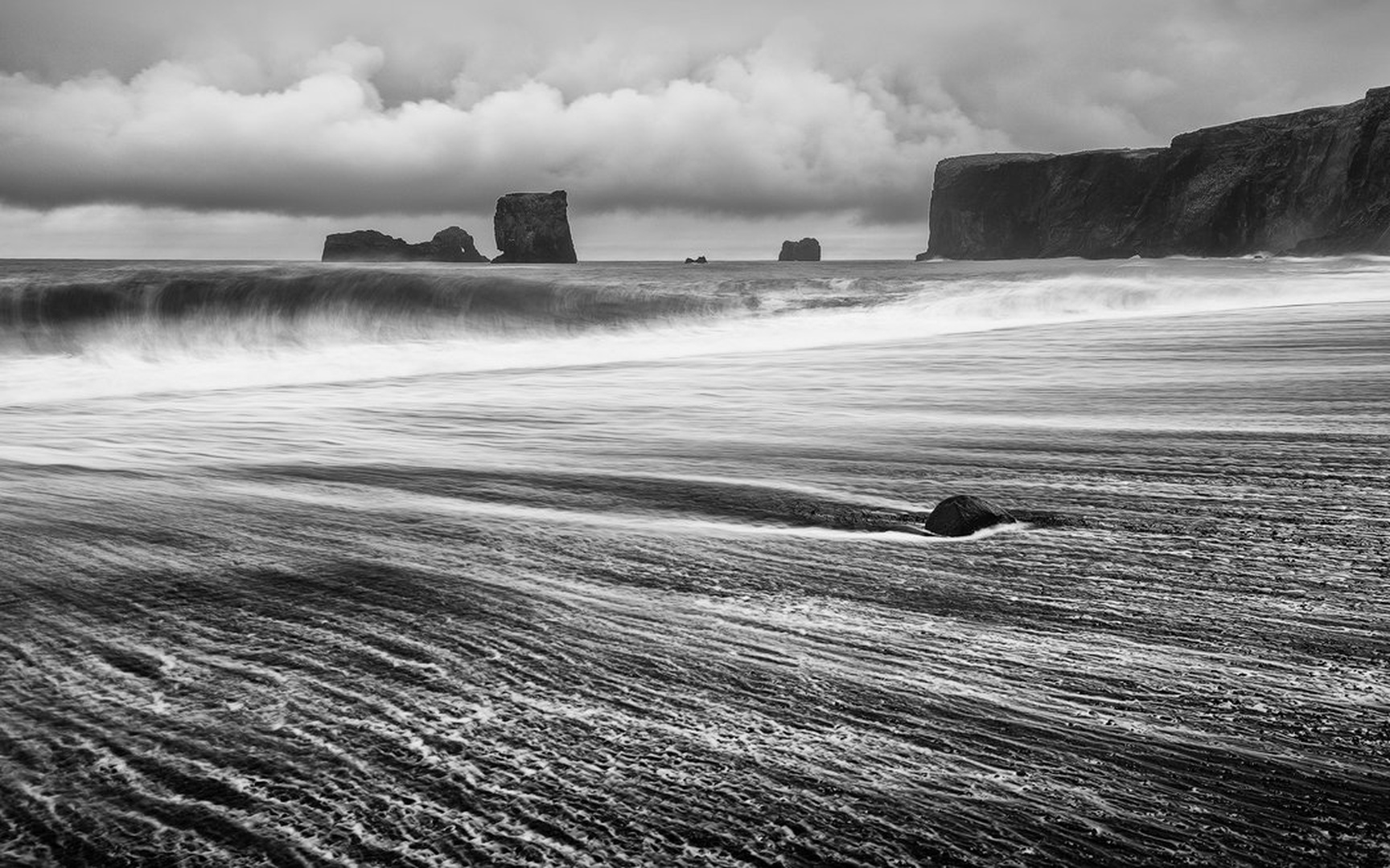 Kirkjufjara beach by Tomaž K.