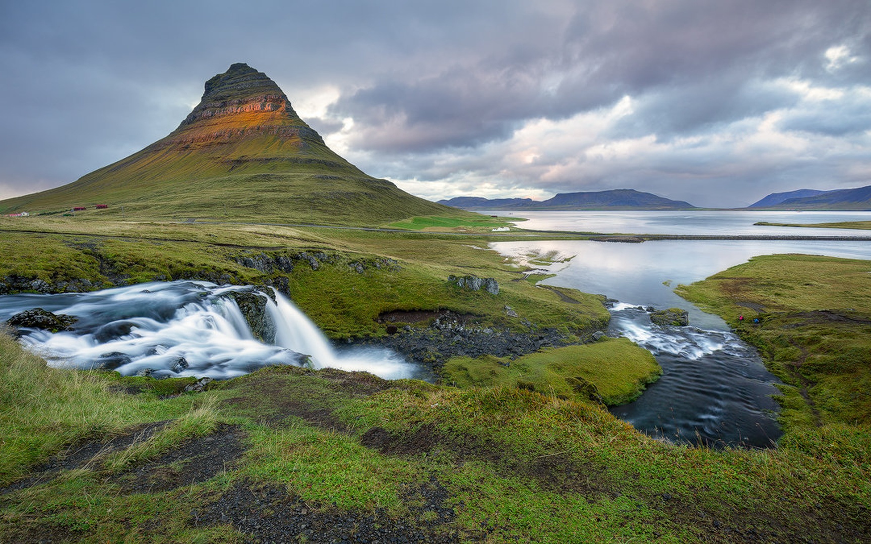 Shiny Kirkjufell by Tomaž K.