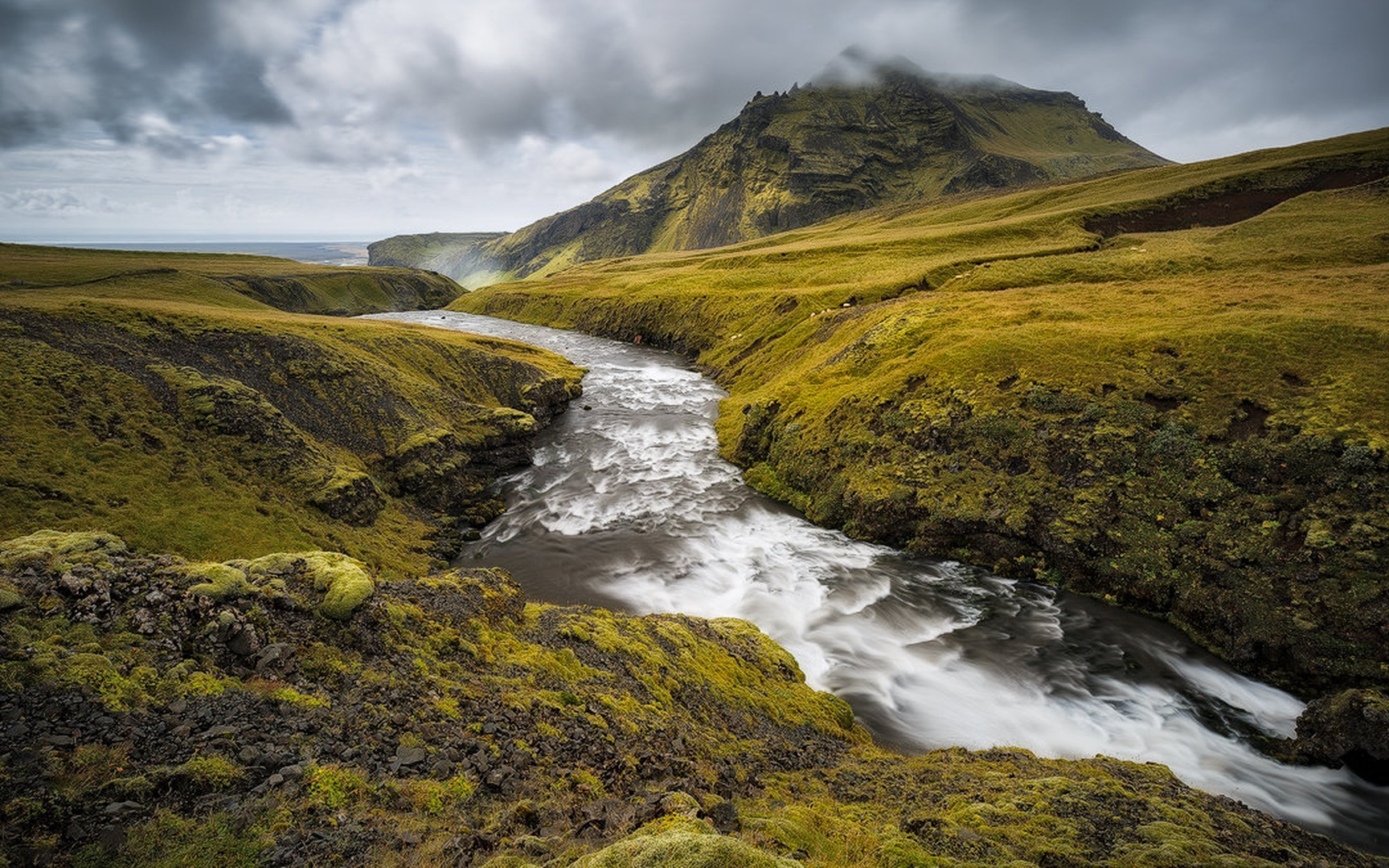 Water line by Tomaž K.
