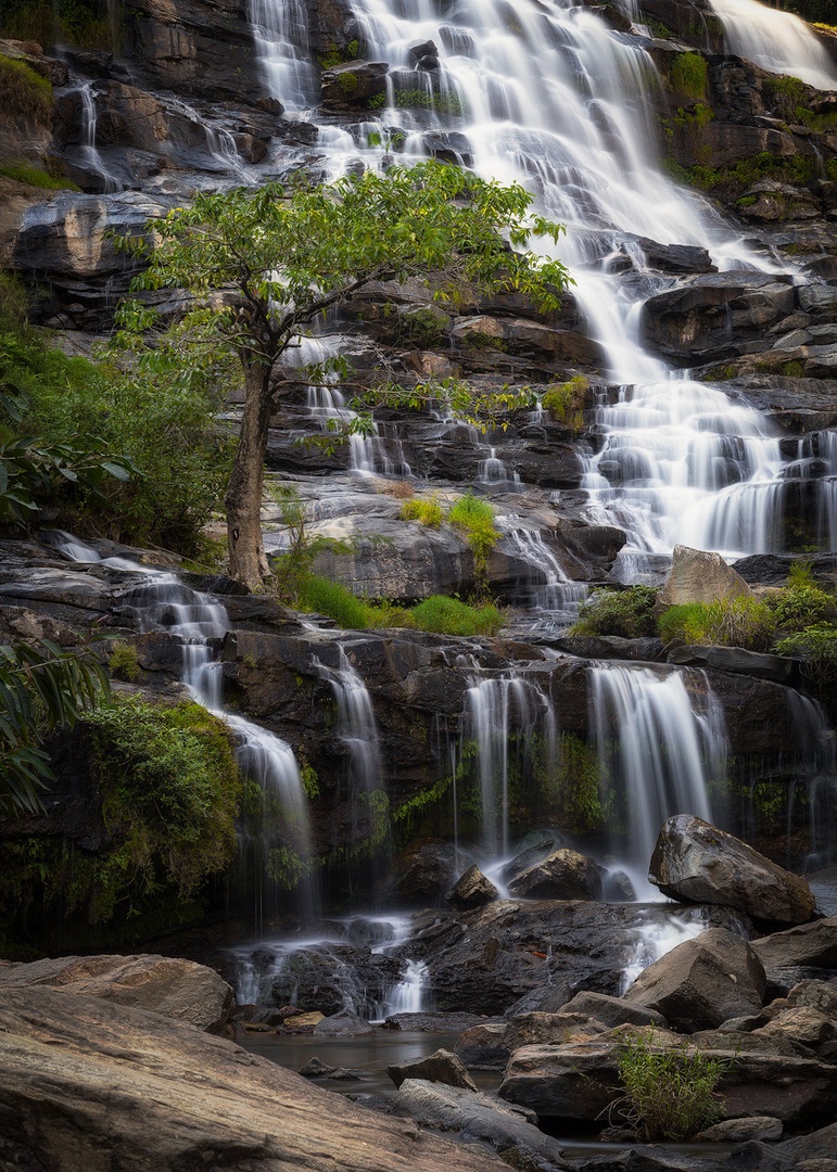 Mae Ya Waterfall by Tomaž K.