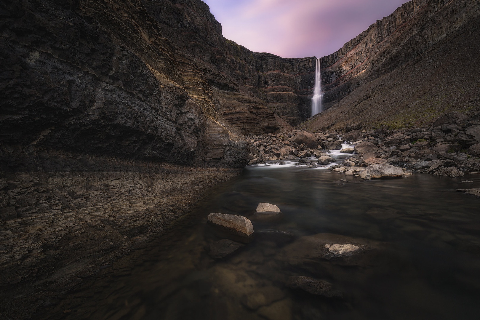 Hengifoss by Tomaž K.