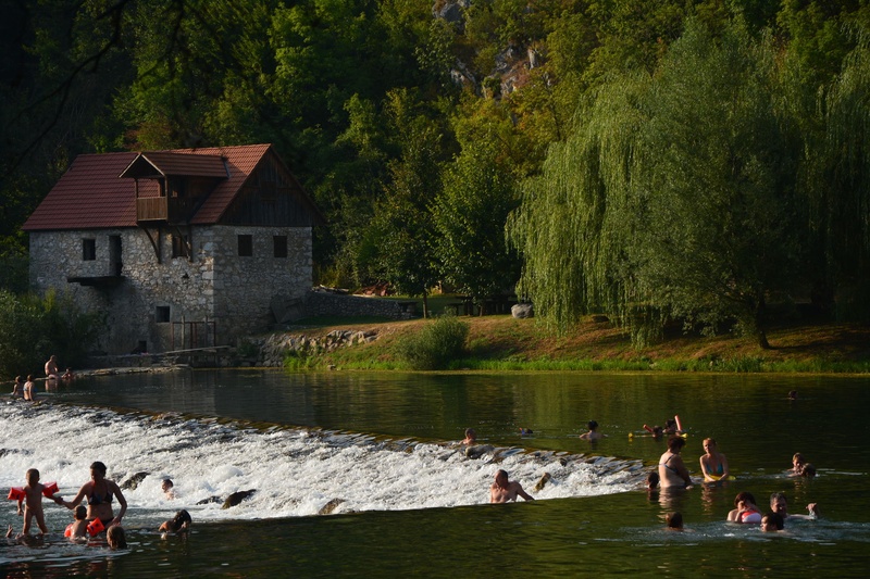 Reka Kolpa by Vita Vinski