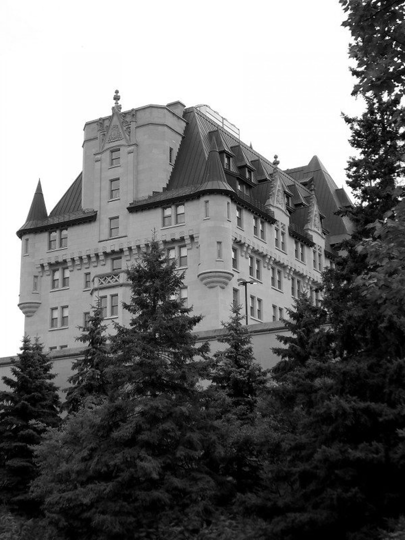 Hotel Chateau Laurier by ponytail